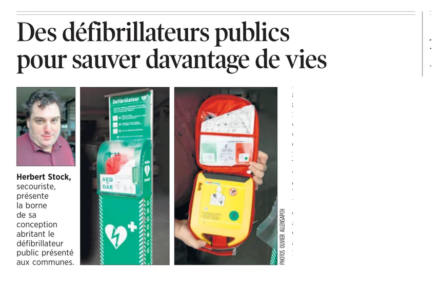 Ausschnitt aus der Zeitung 24 heures vom 7. Oktober 2009: der Titel «Des défibrillateurs publics pour sauver davantage de vies» und ein Foto von Herbert Stock, der die von ihm entworfene Station vorstellt